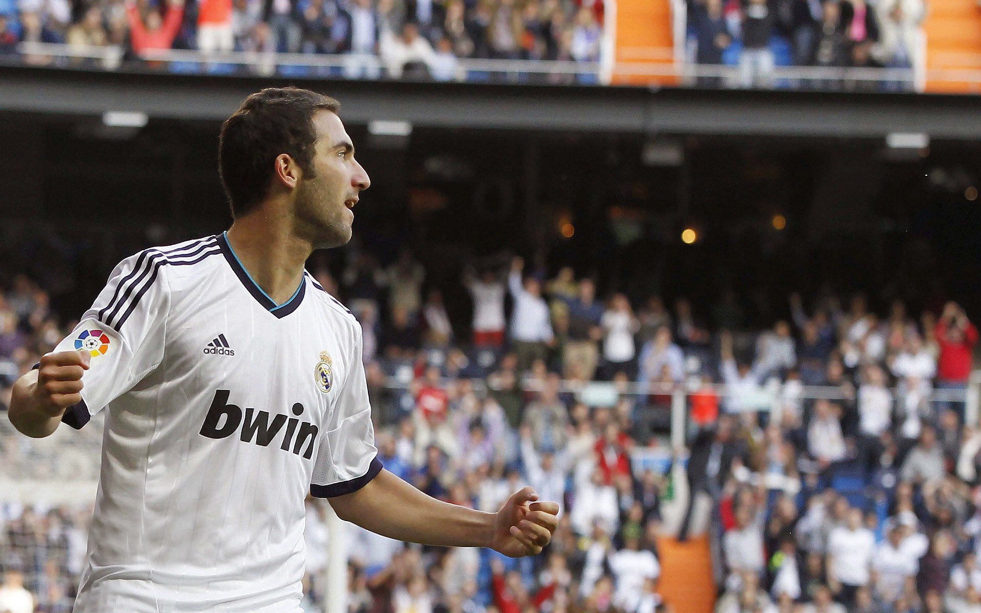 中国足球超级联赛:上海申花逆转取胜,追赶领头羊,中国足协杯申花